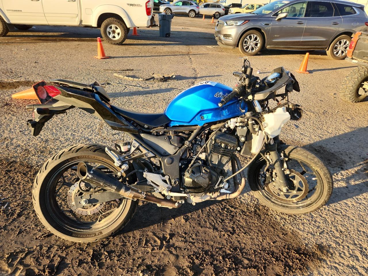 Lot #3275472706 2017 KAWASAKI EX300 A