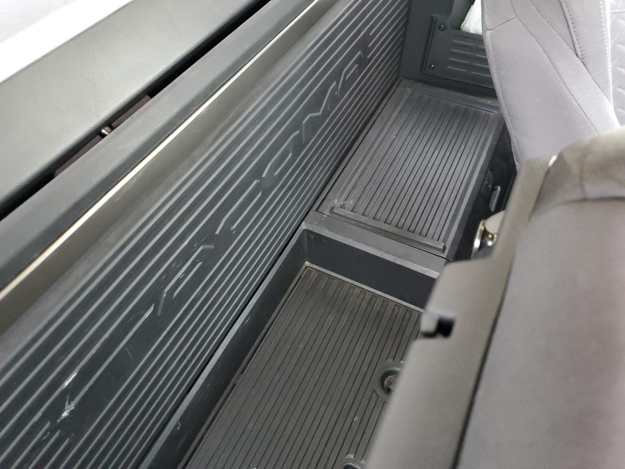 TOYOTA TACOMA XTRACAB