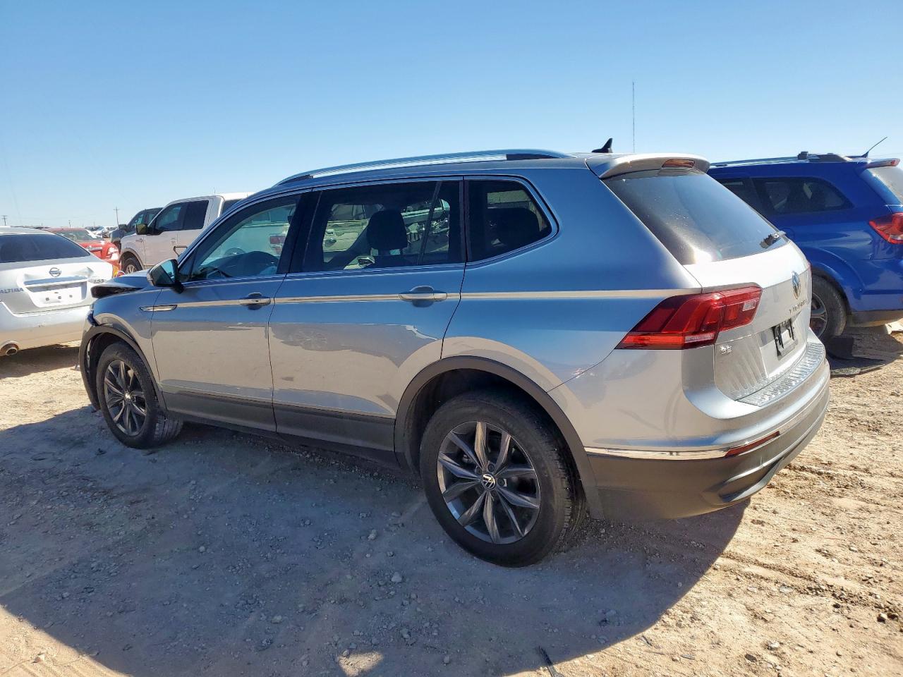 VOLKSWAGEN TIGUAN SE