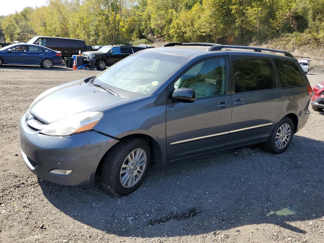 TOYOTA SIENNA XLE