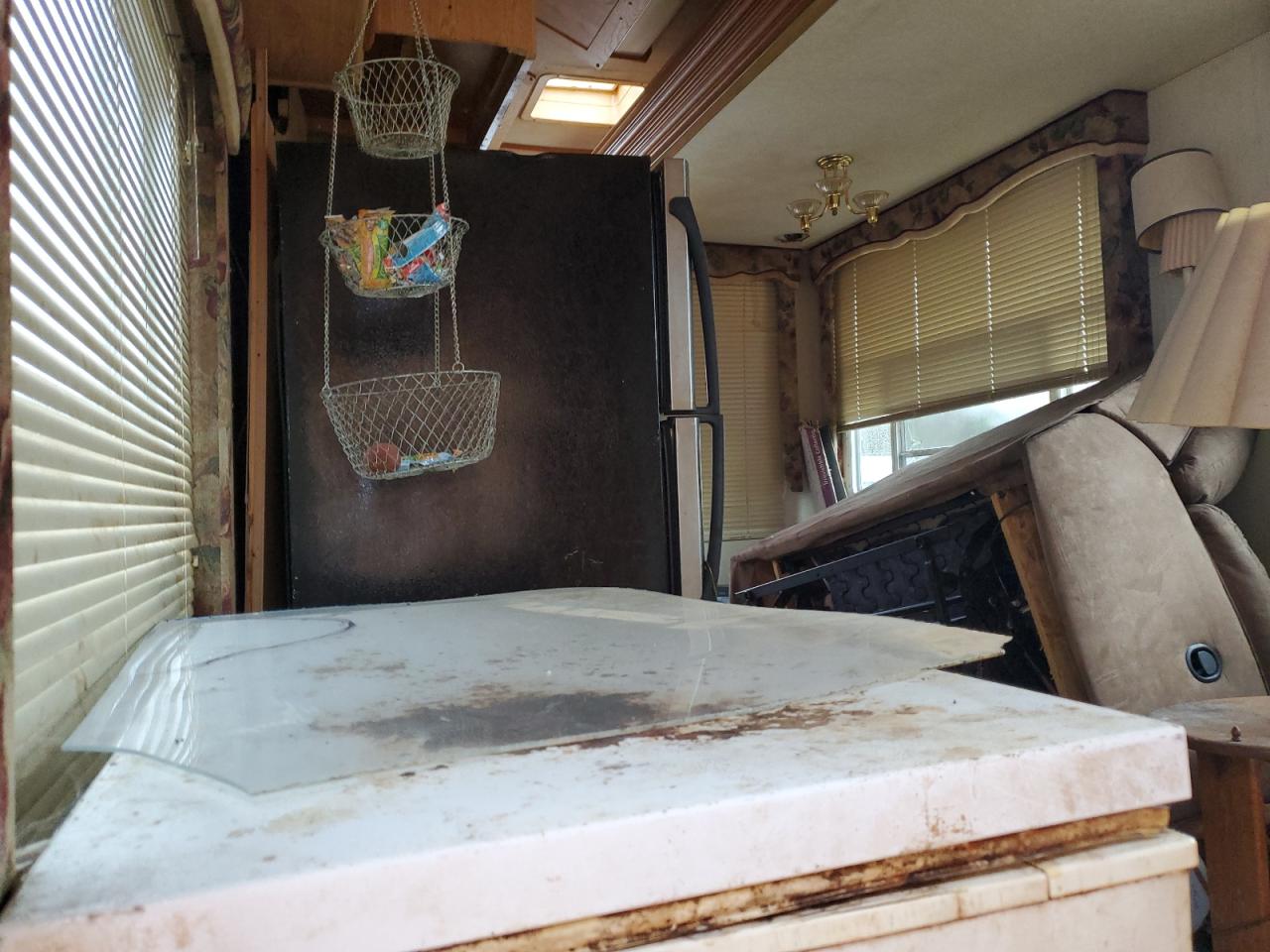 Lot #3282459570 2002 ALFA 5TH WHEEL