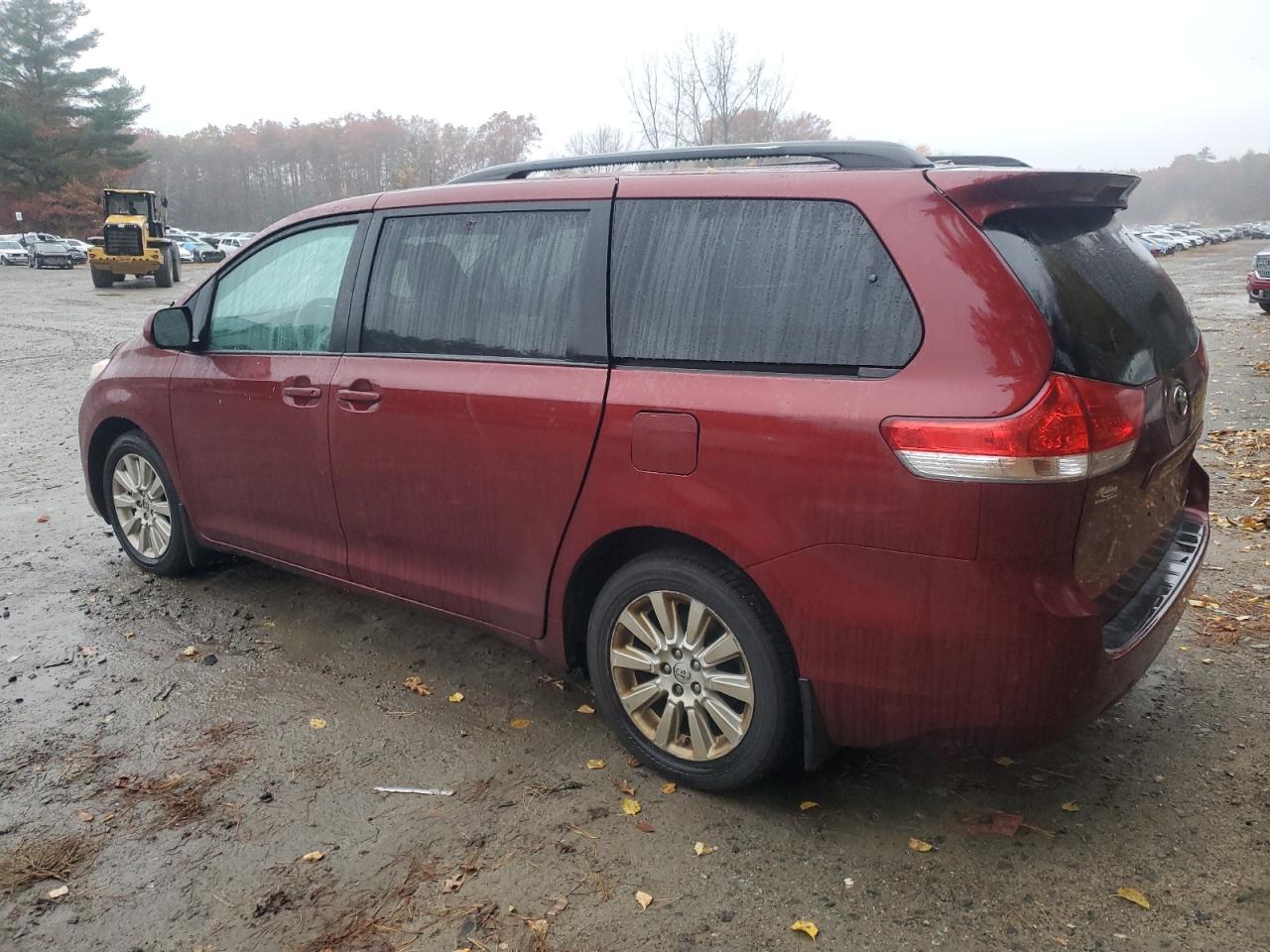 Lot #3280304999 2013 TOYOTA SIENNA LE