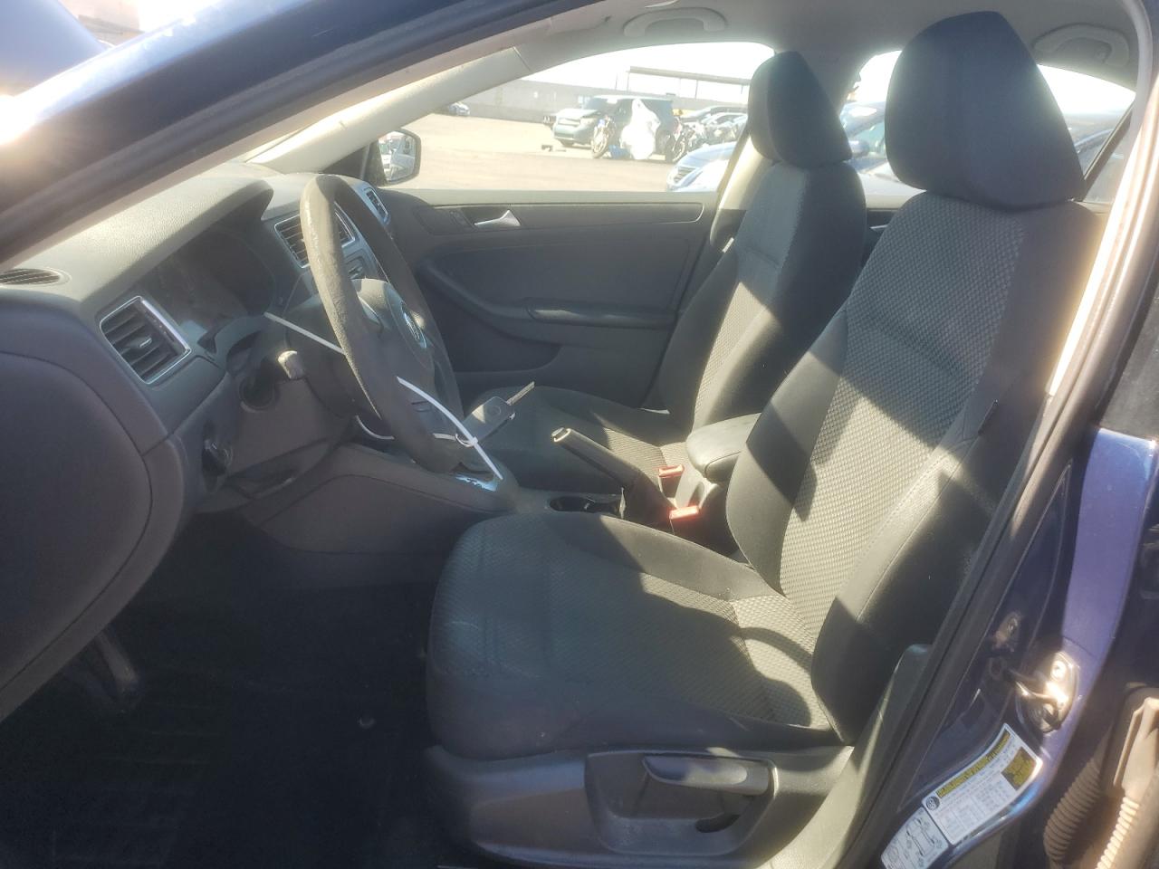 VOLKSWAGEN JETTA BASE