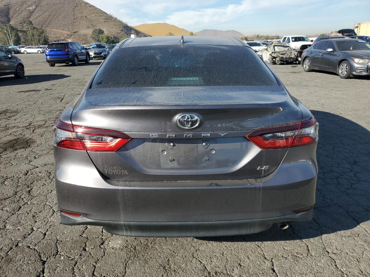 TOYOTA CAMRY LE
