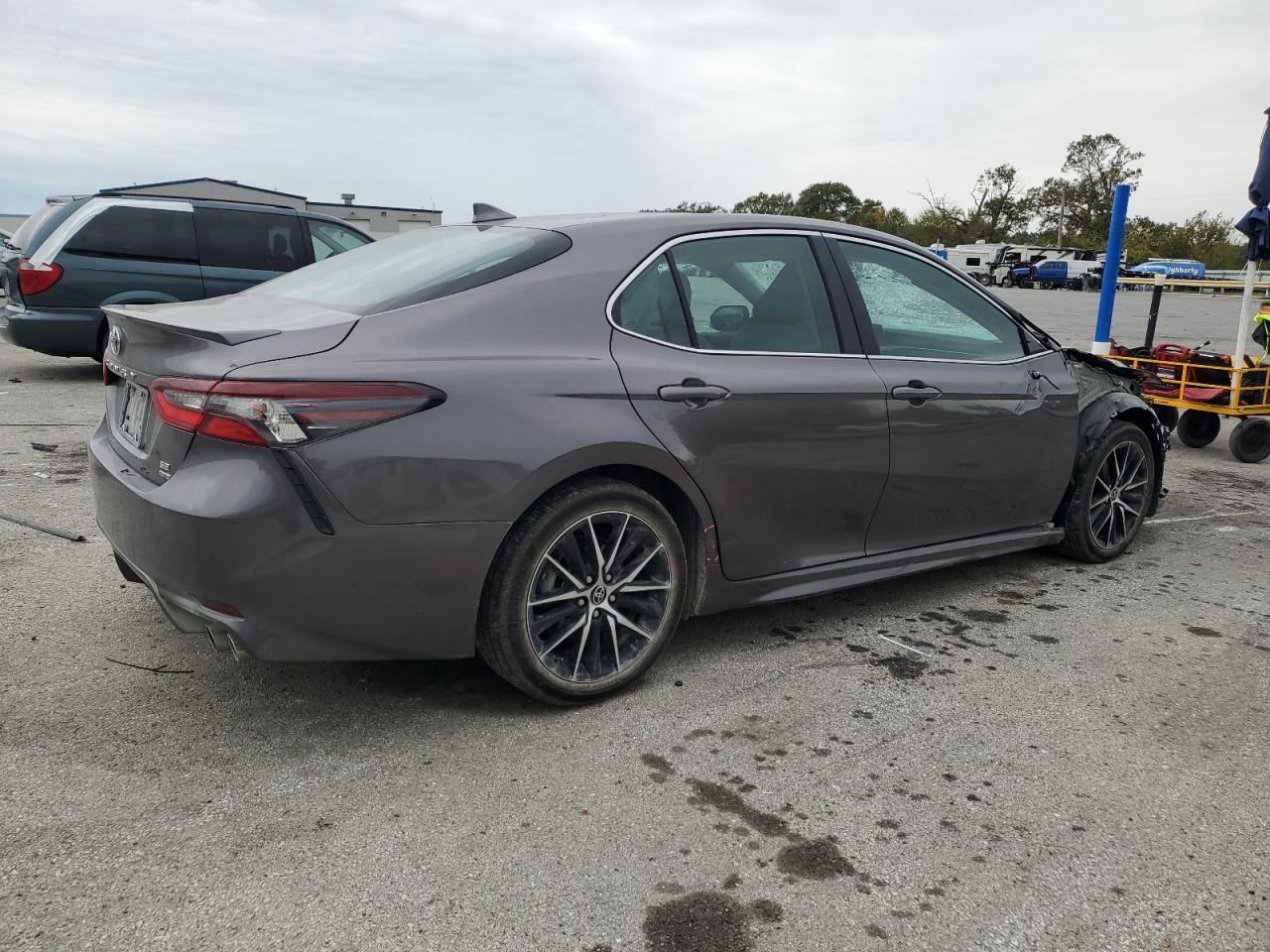 TOYOTA CAMRY SE NIGHT SHADE