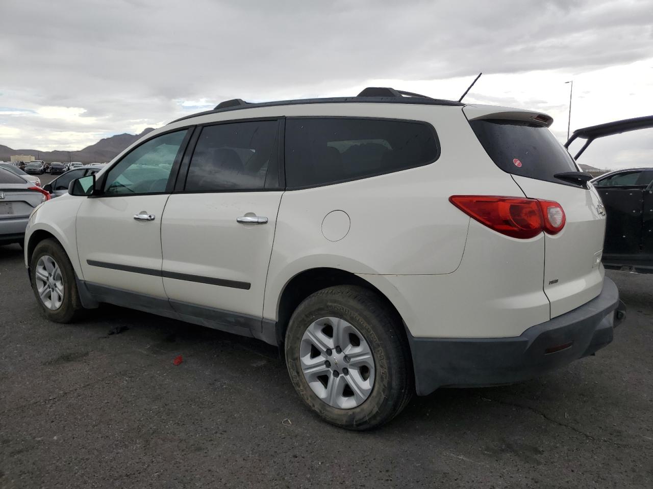 CHEVROLET TRAVERSE LS