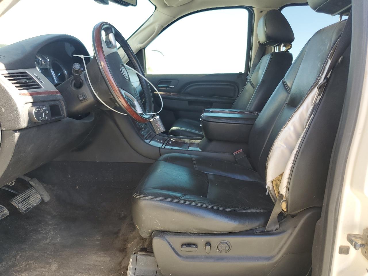 CADILLAC ESCALADE ESV LUXURY