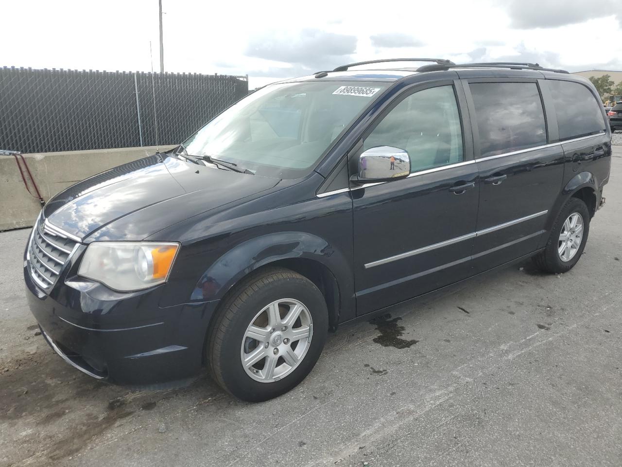 CHRYSLER TOWN & COUNTRY TOURING PLUS