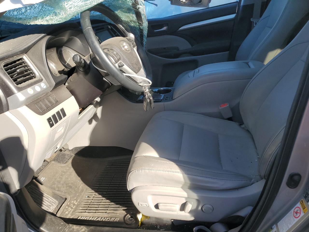 TOYOTA HIGHLANDER XLE