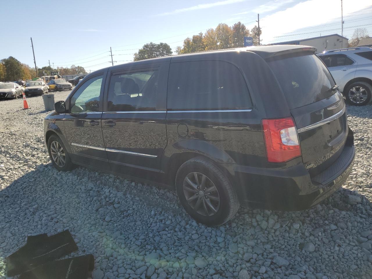 CHRYSLER TOWN & COUNTRY S
