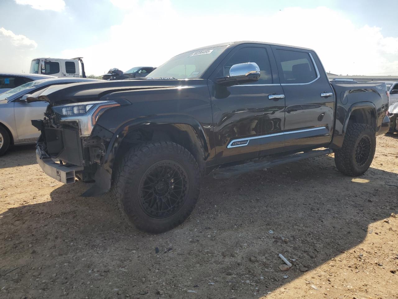 TOYOTA TUNDRA CREWMAX PLATINUM