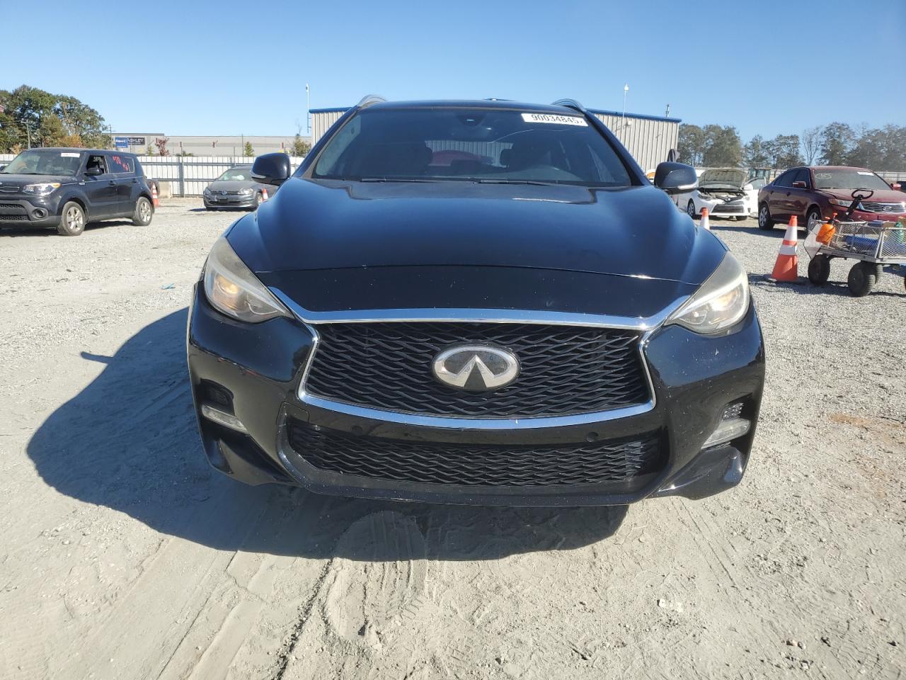 INFINITI QX30 BASE