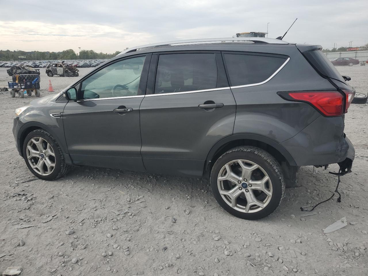 FORD ESCAPE TITANIUM