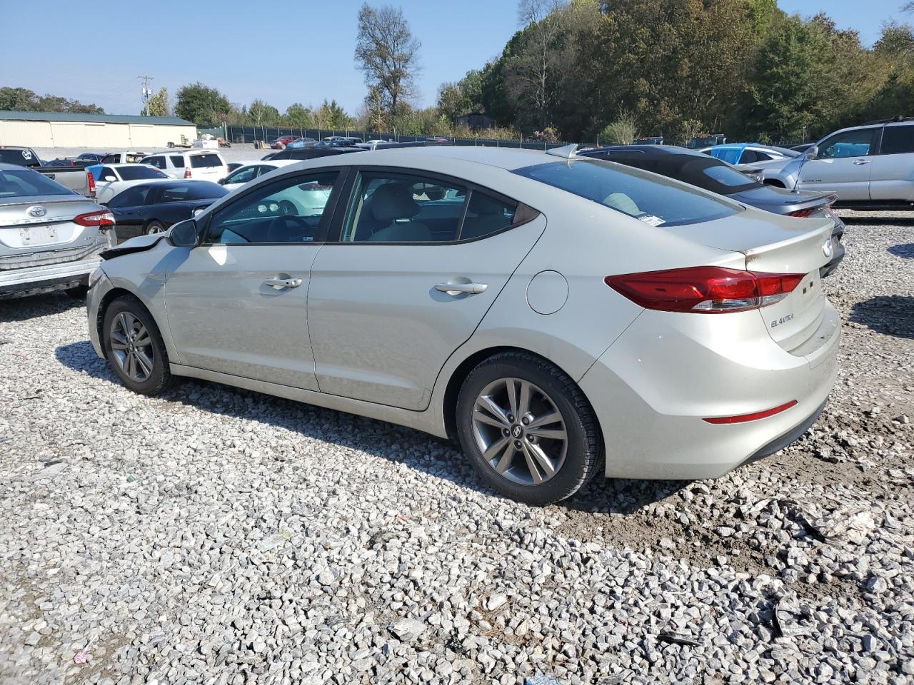 HYUNDAI ELANTRA SE