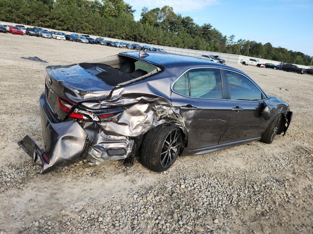 TOYOTA CAMRY SE NIGHT SHADE