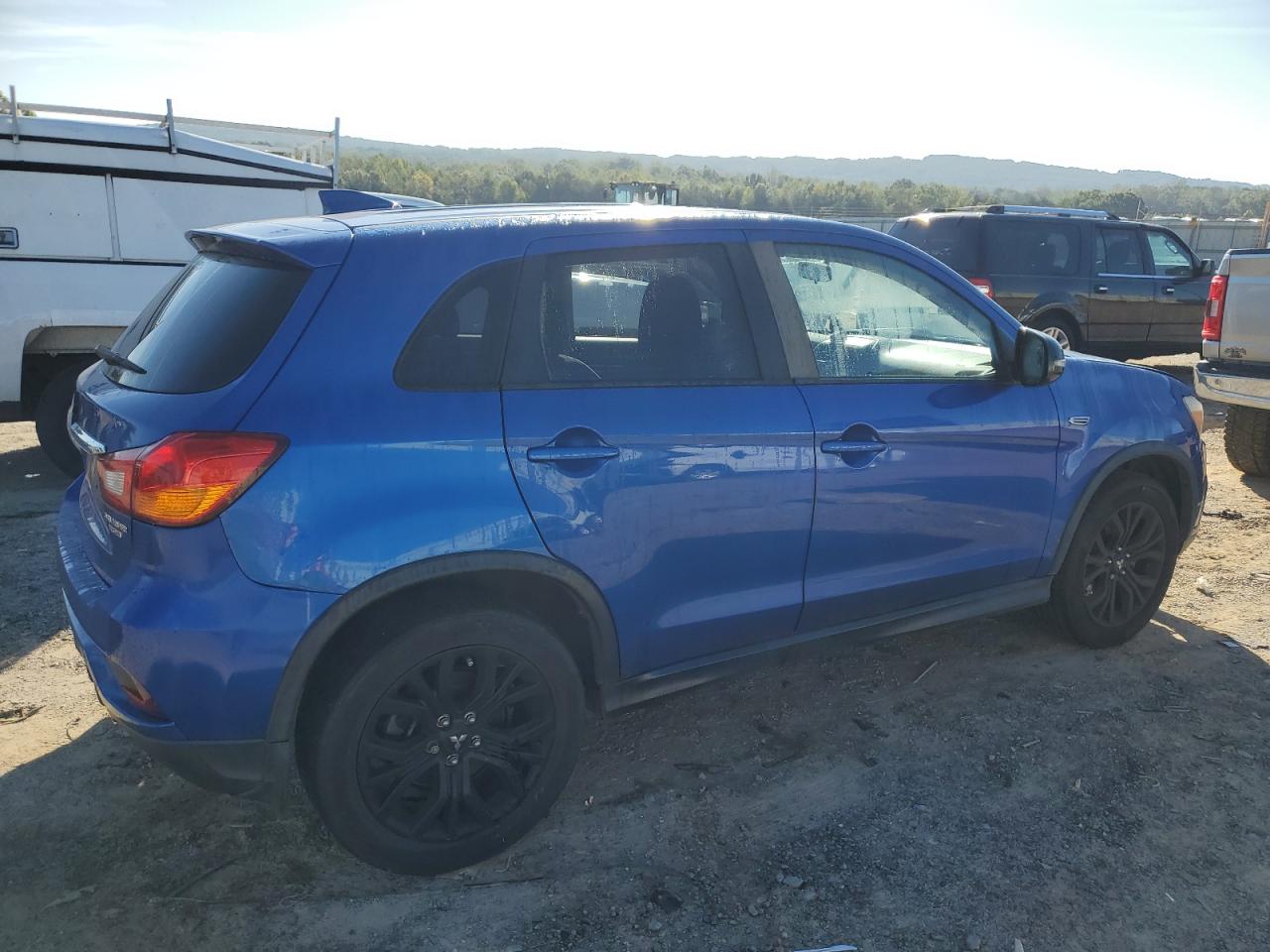 MITSUBISHI OUTLANDER ES