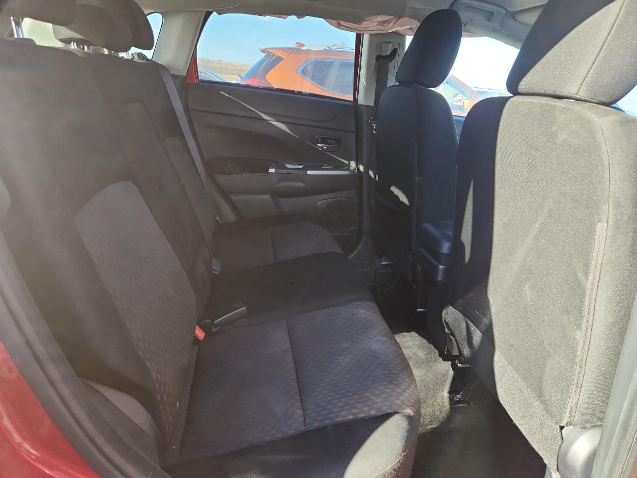 MITSUBISHI OUTLANDER SE