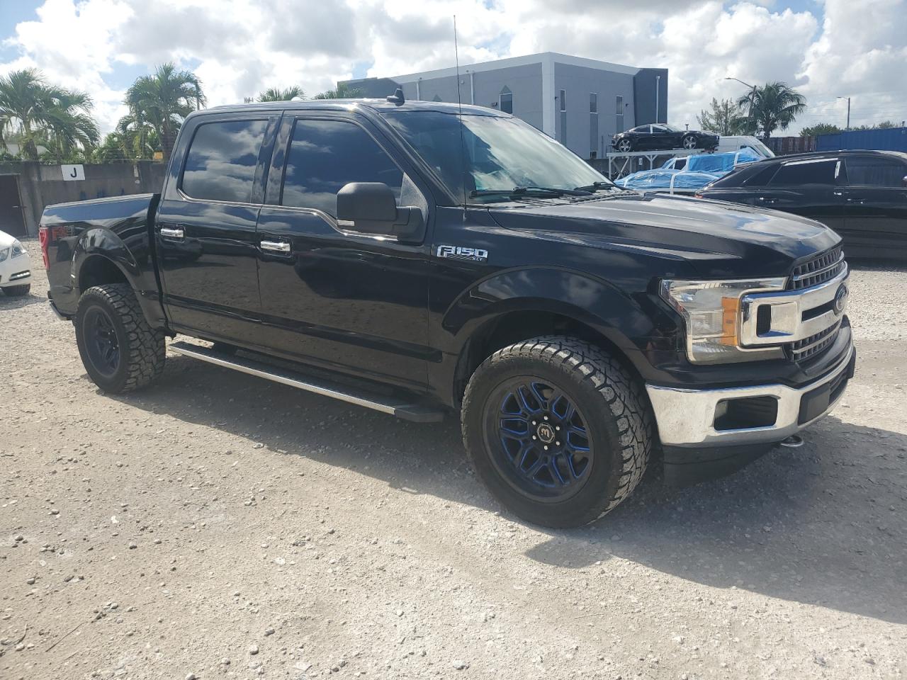 FORD F-150 SUPERCREW