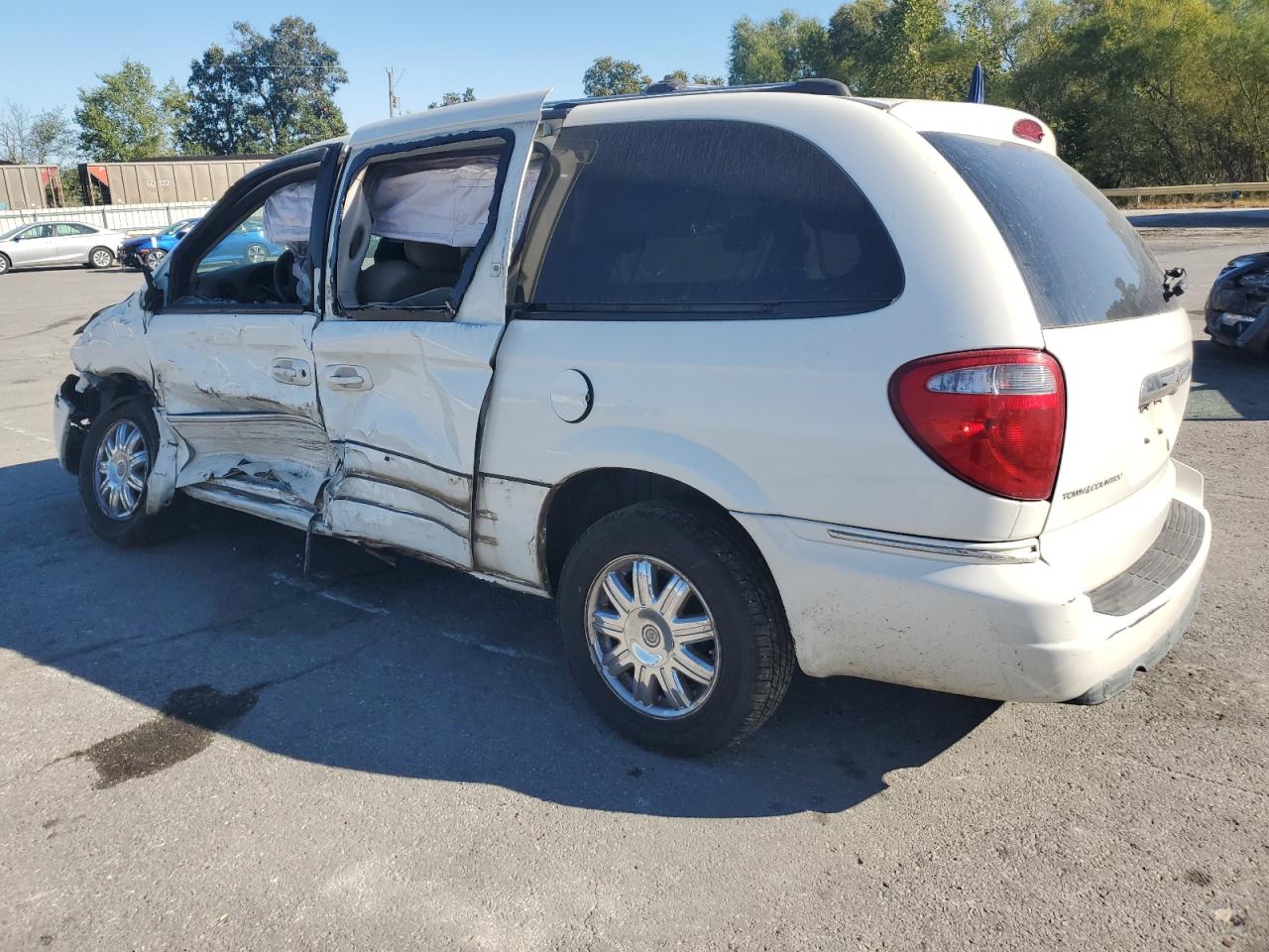 Lot #3302846927 2006 CHRYSLER TOWN & COU