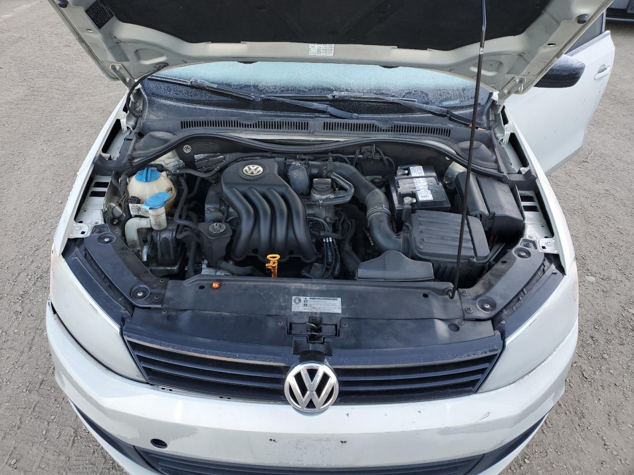 VOLKSWAGEN JETTA BASE