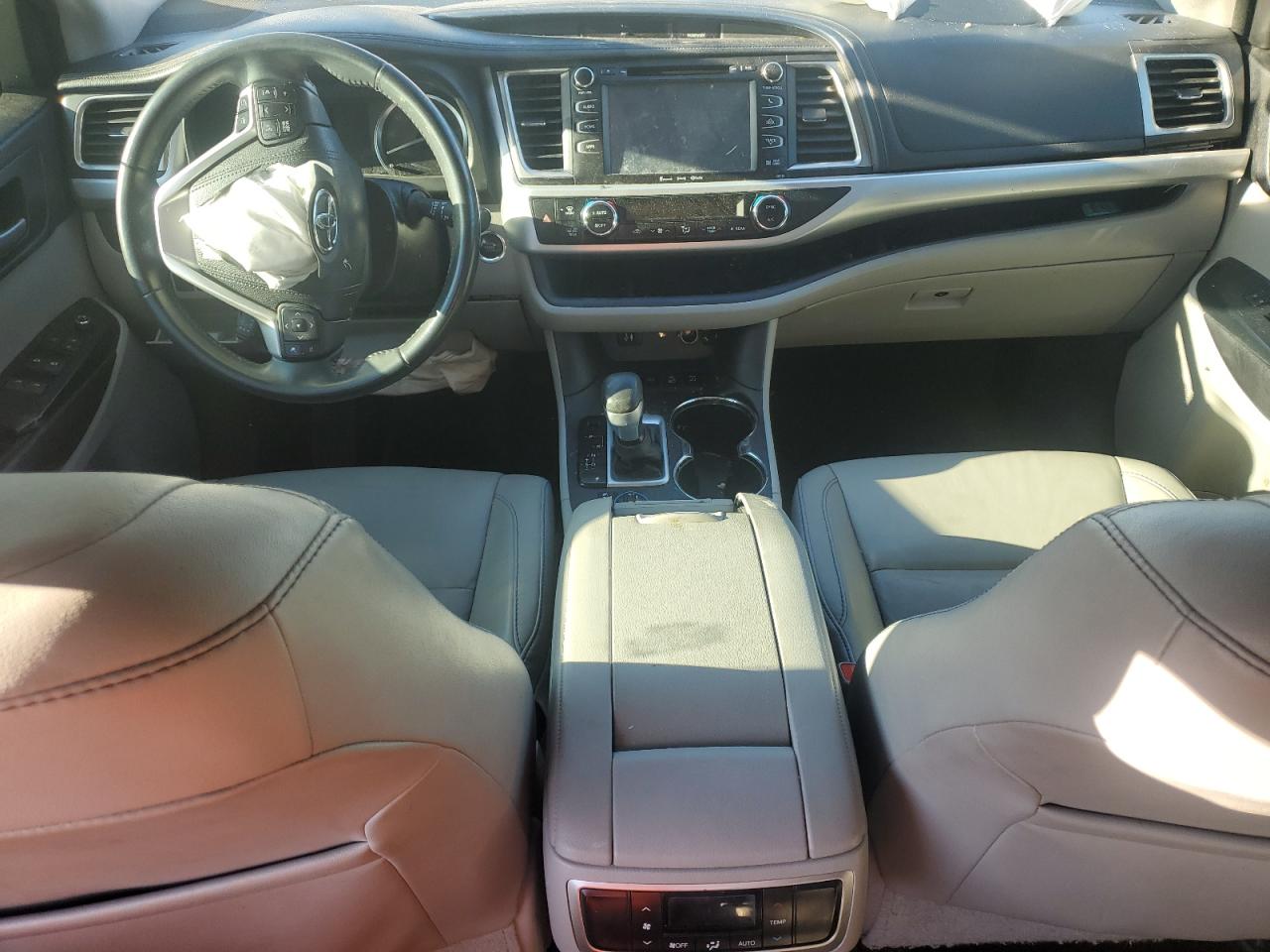 TOYOTA HIGHLANDER XLE