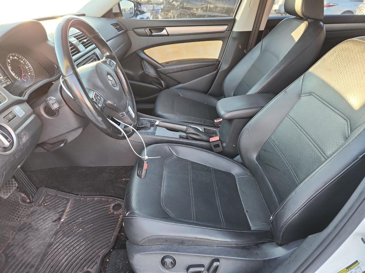 VOLKSWAGEN PASSAT SE