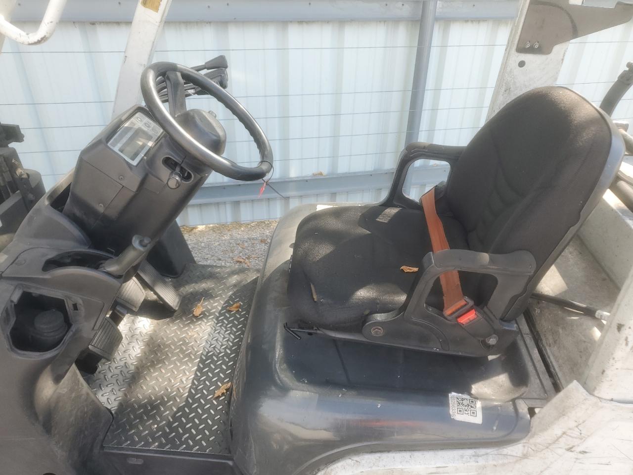 Lot #3290190211 2013 NISS FORKLIFT