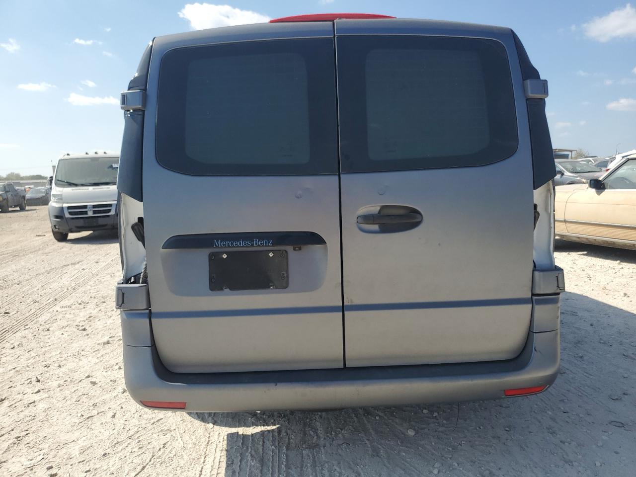 MERCEDES-BENZ METRIS