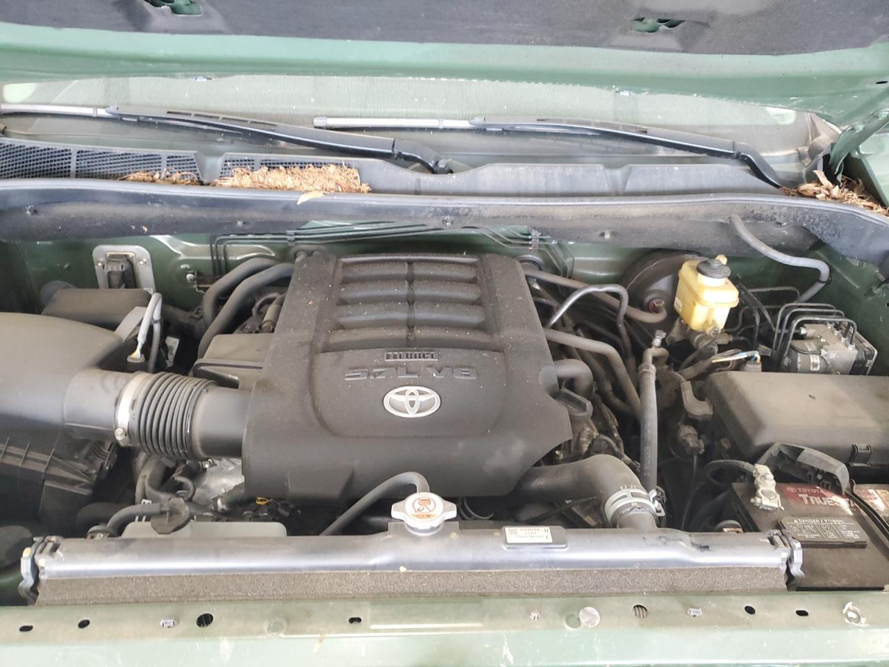 TOYOTA TUNDRA CREWMAX SR5