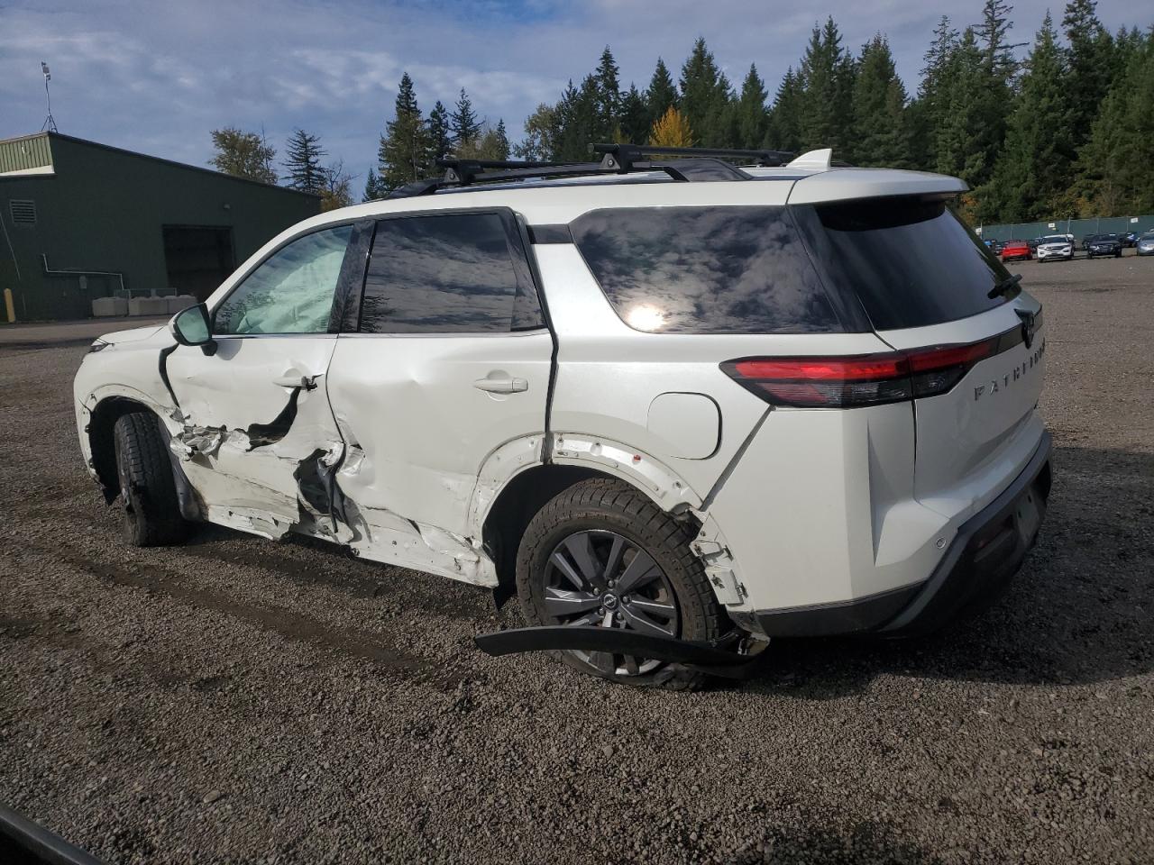 NISSAN PATHFINDER SV