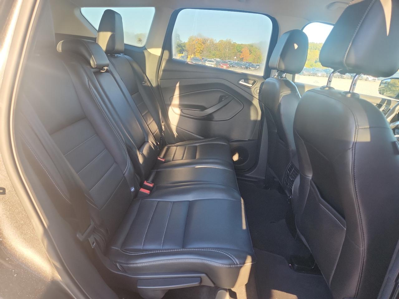 FORD ESCAPE TITANIUM