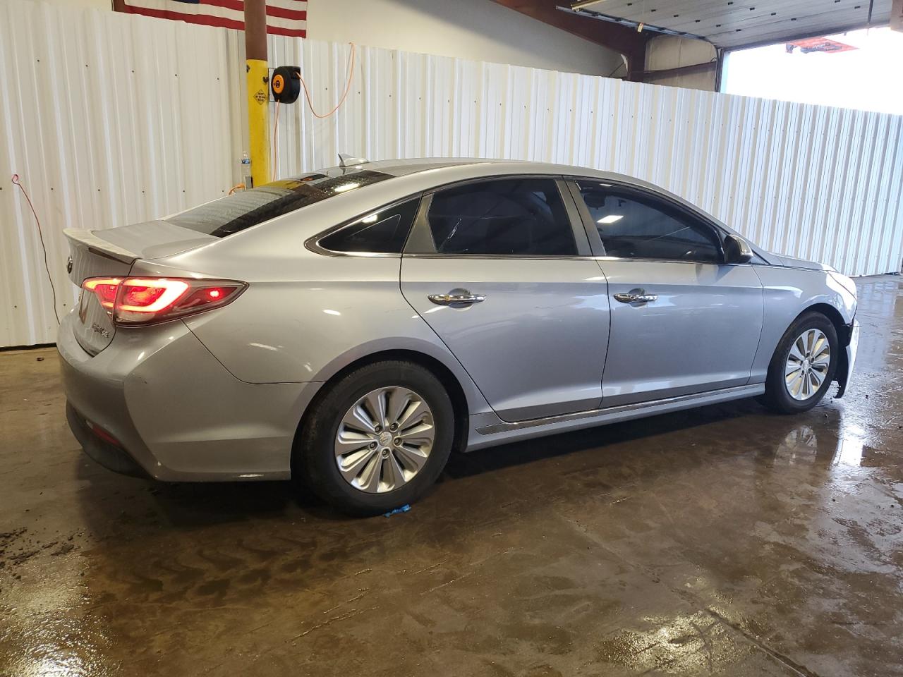 HYUNDAI SONATA HYBRID