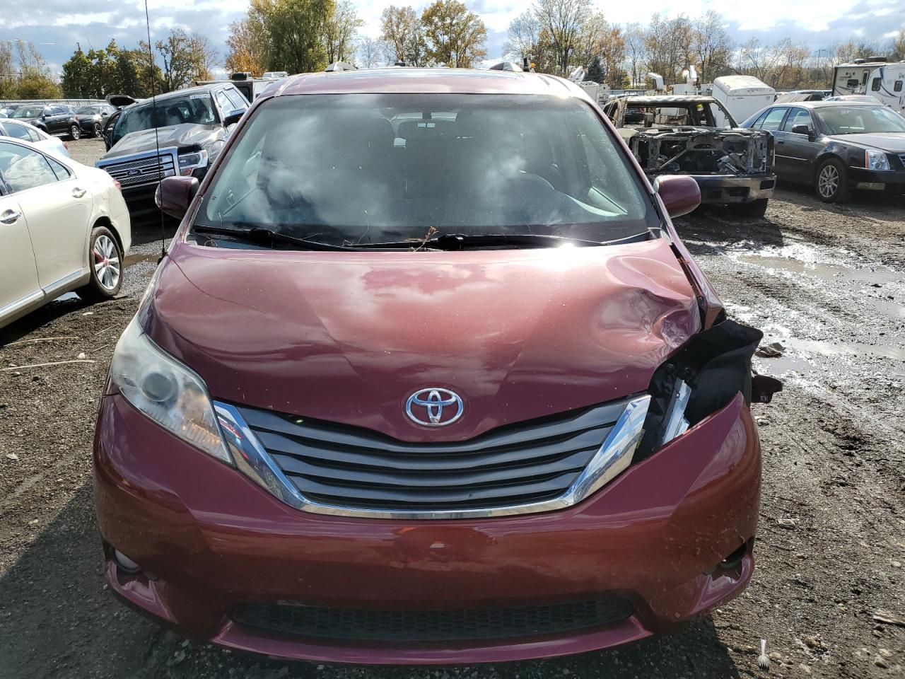 TOYOTA SIENNA XLE