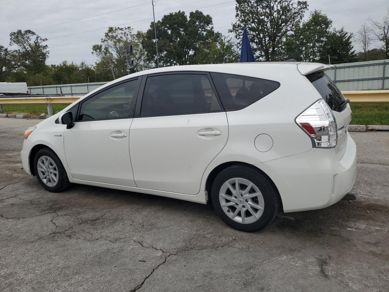 TOYOTA PRIUS V