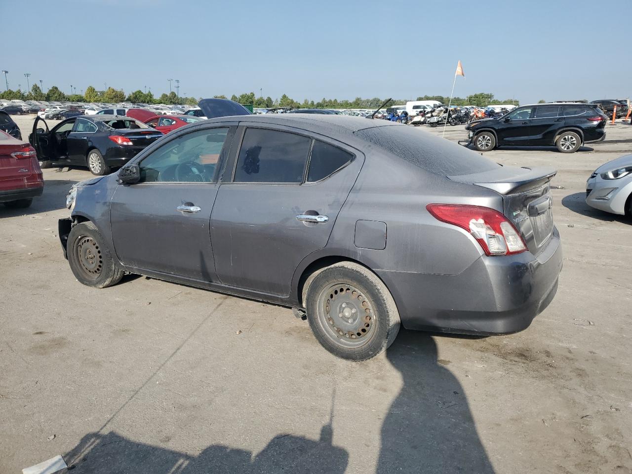 NISSAN VERSA S