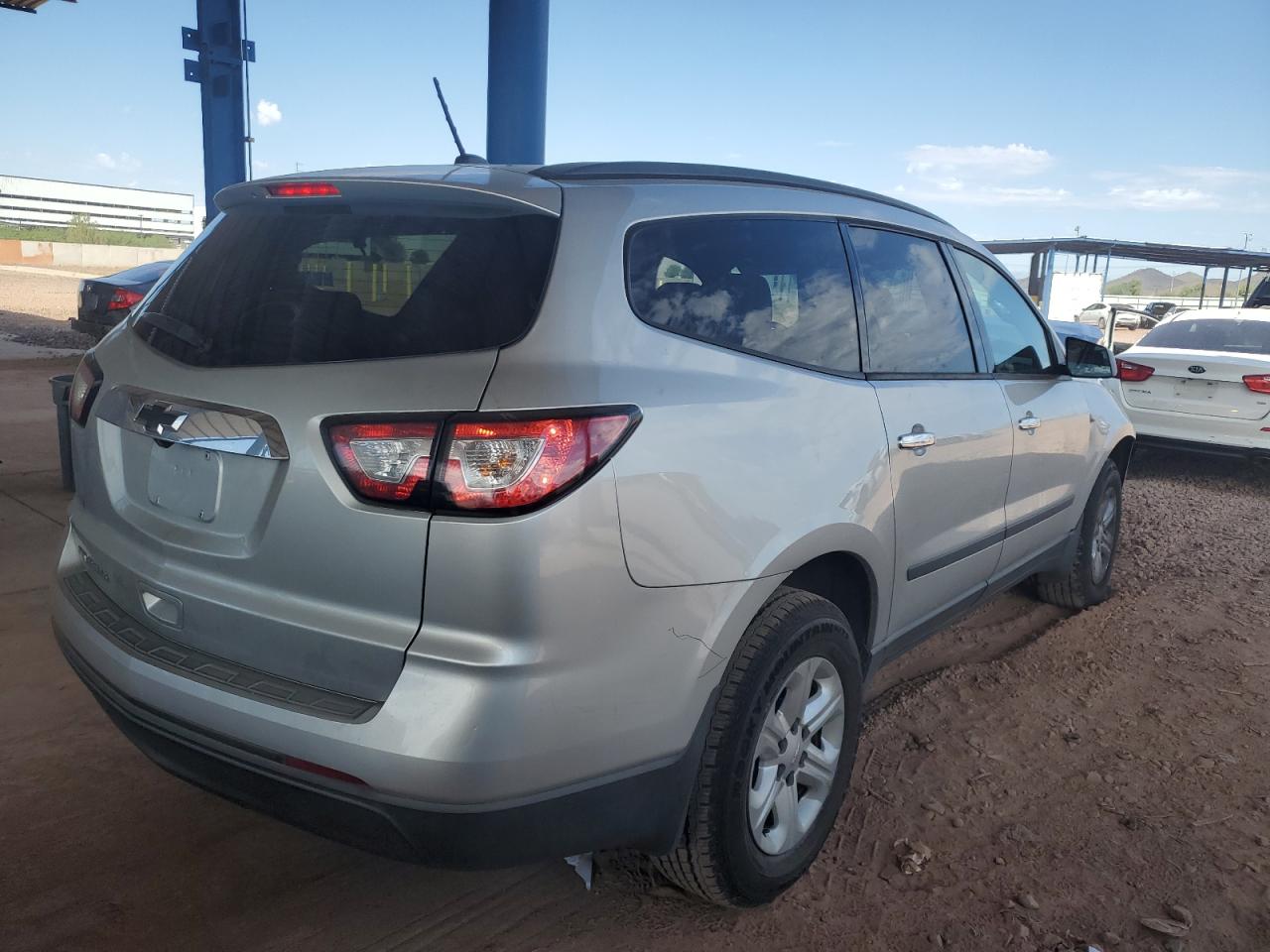 CHEVROLET TRAVERSE LS