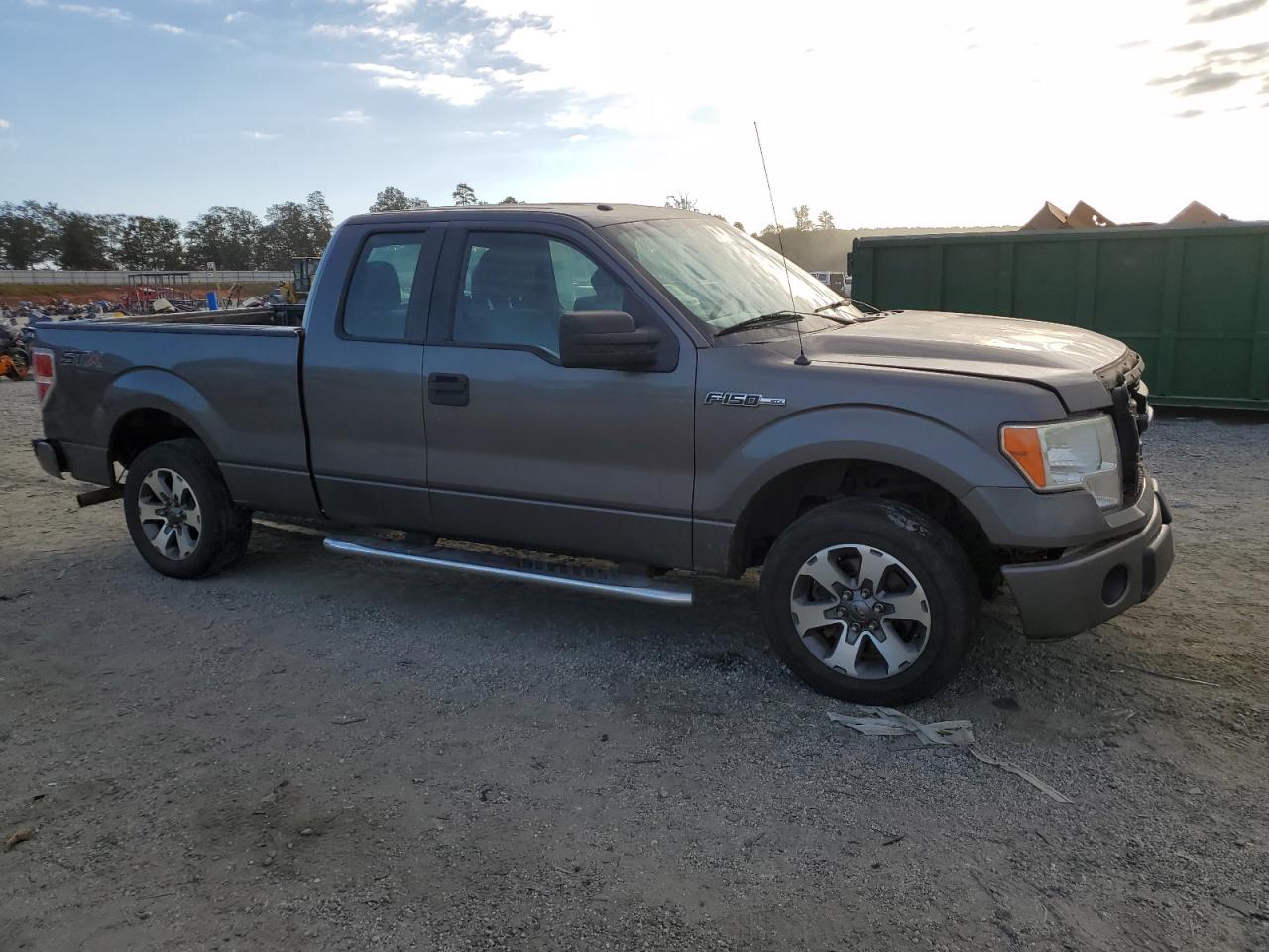 FORD F-150 SUPER CAB