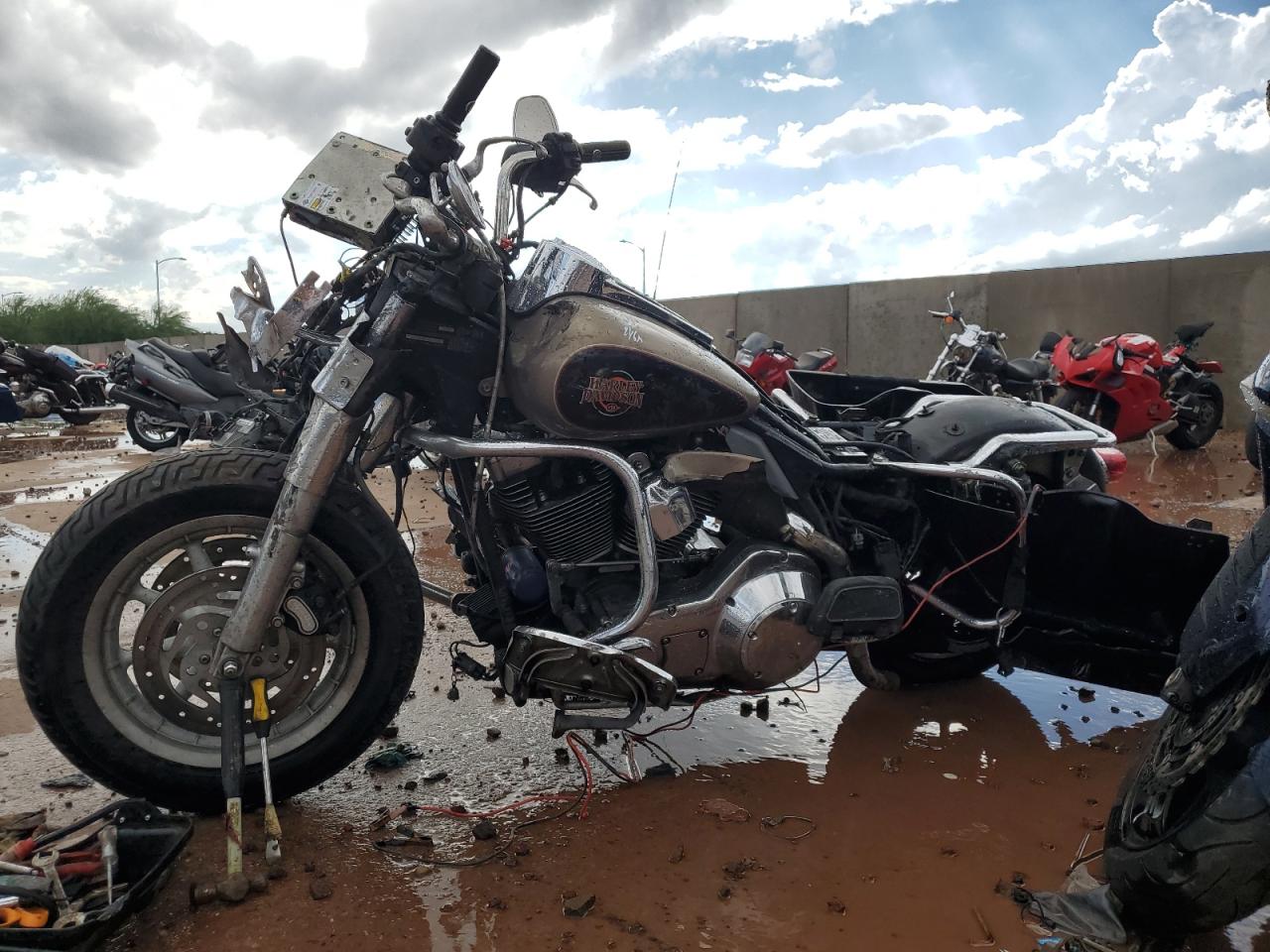 Lot #3303071769 2004 HARLEY-DAVIDSON FLHT CLASS