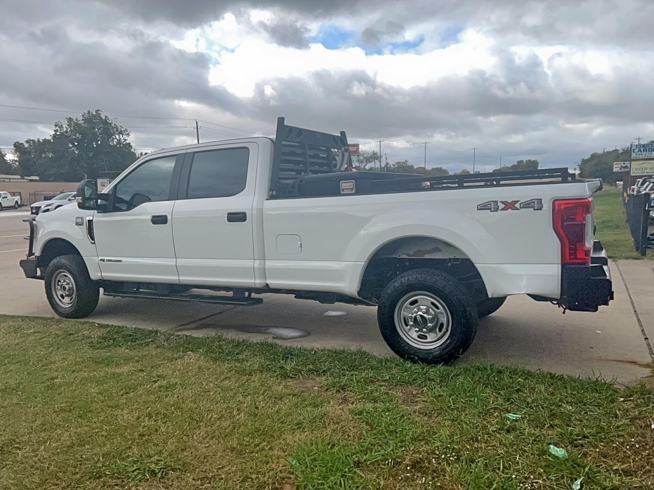FORD F-350 SUPER DUTY