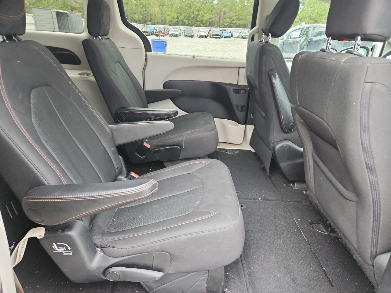 CHRYSLER PACIFICA TOURING PLUS