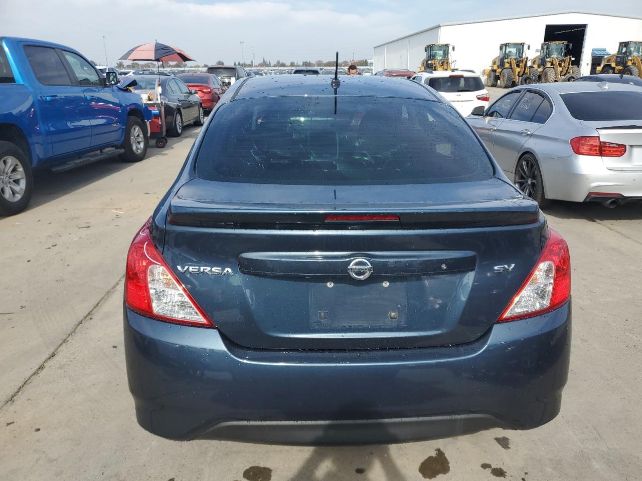 NISSAN VERSA S