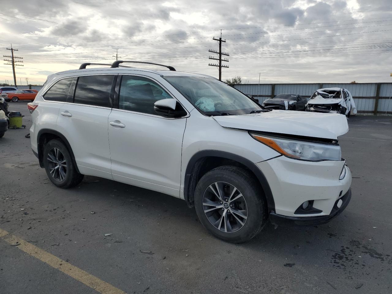 TOYOTA HIGHLANDER XLE