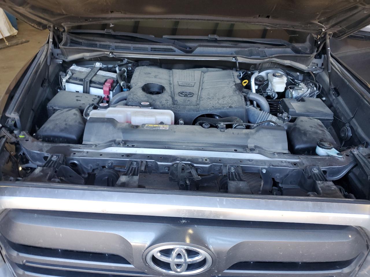 TOYOTA TUNDRA CREWMAX LIMITED