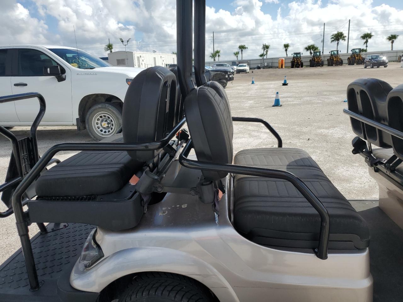 Lot #3274775245 2023 ICON 6P