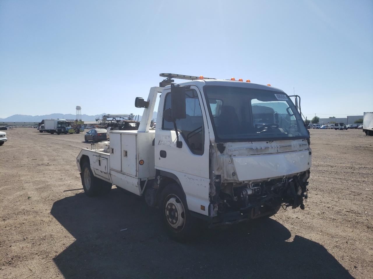 Lot #3269013068 2006 ISUZU NQR