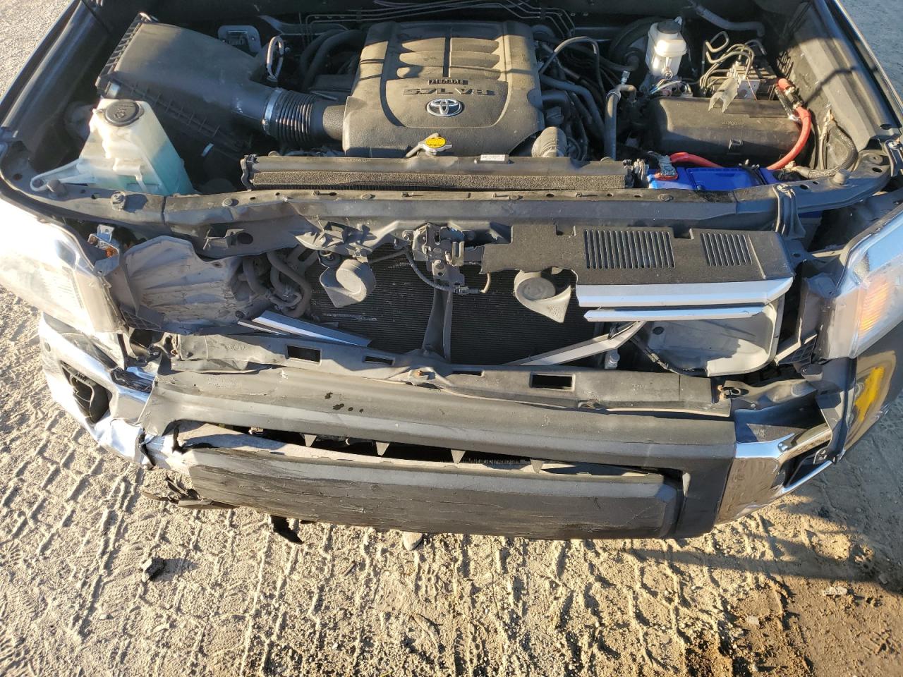 TOYOTA TUNDRA CREWMAX LIMITED