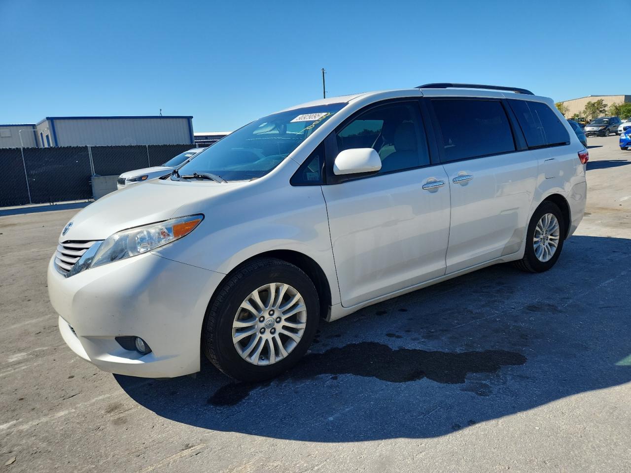 TOYOTA SIENNA XLE