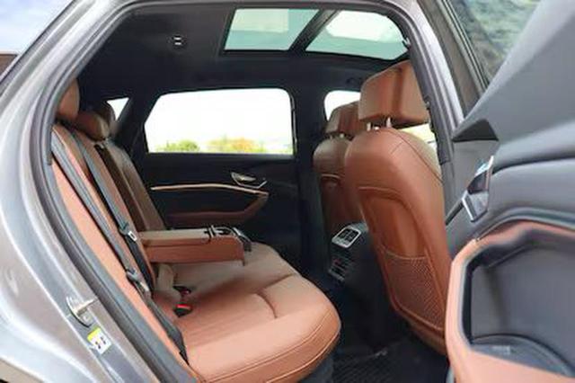 2021 AUDI E-TRON PRE WA1AAAGE5MB038739