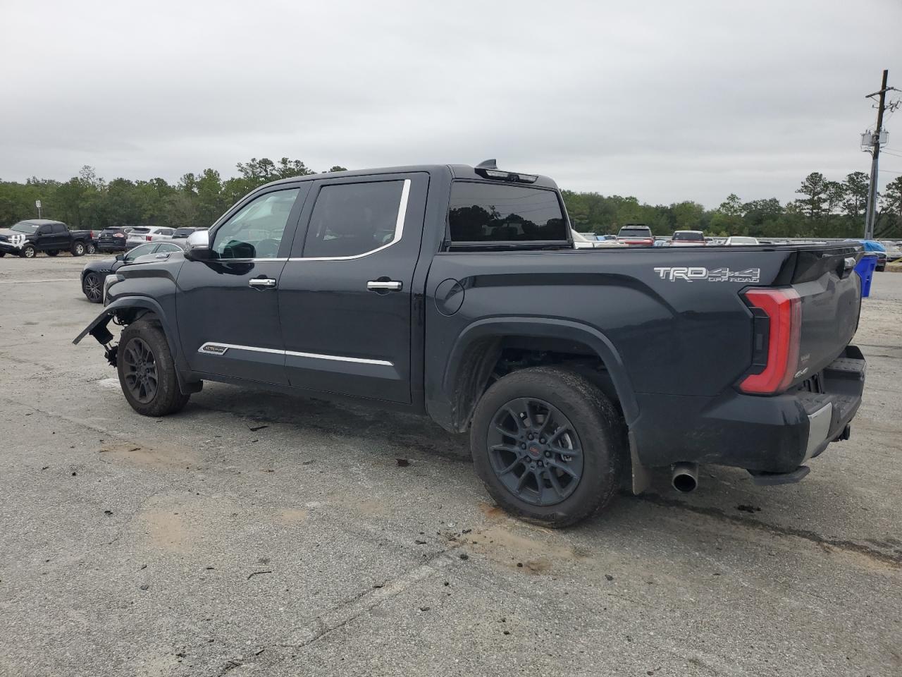 TOYOTA TUNDRA CREWMAX PLATINUM