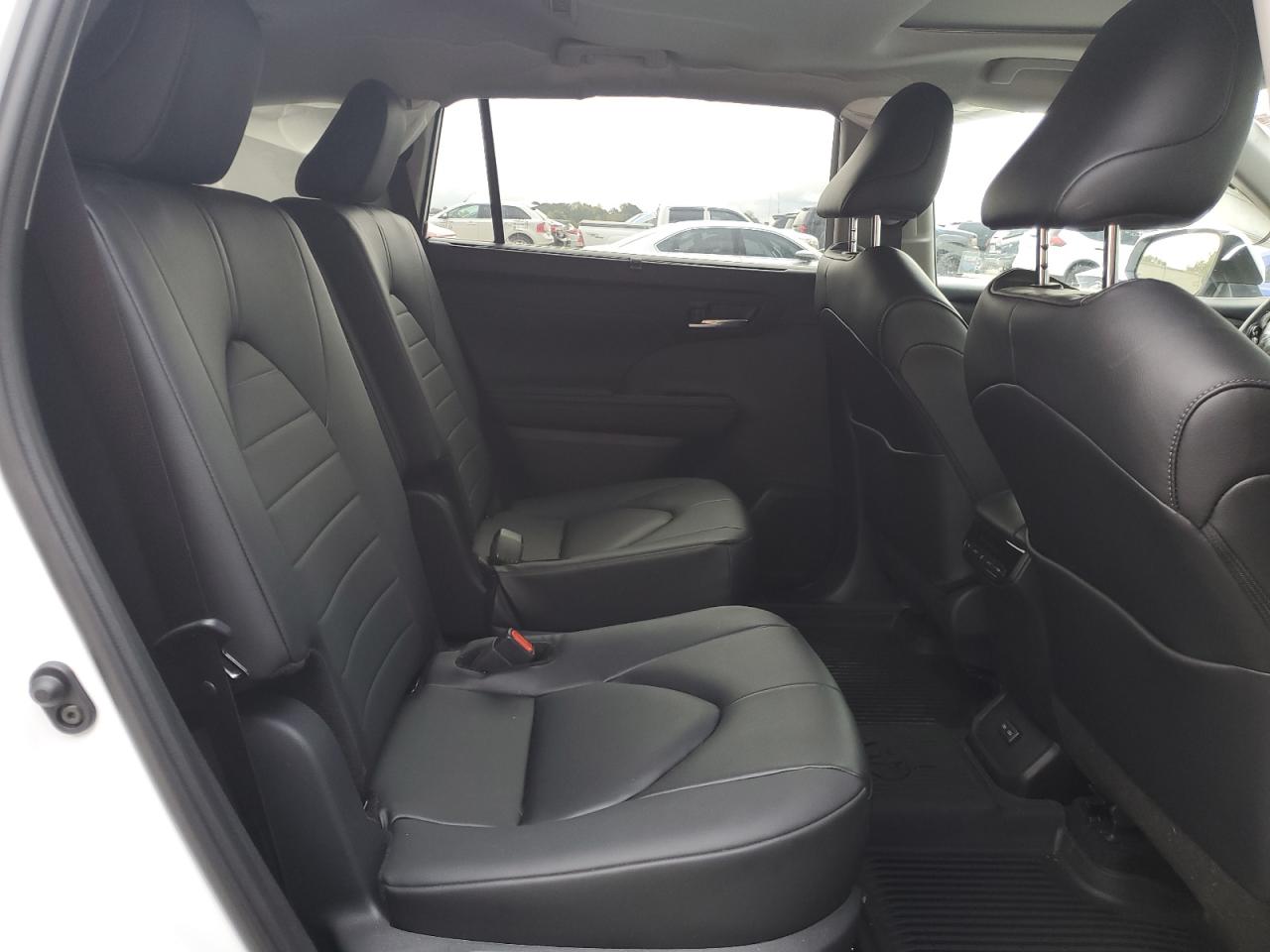 TOYOTA HIGHLANDER LE